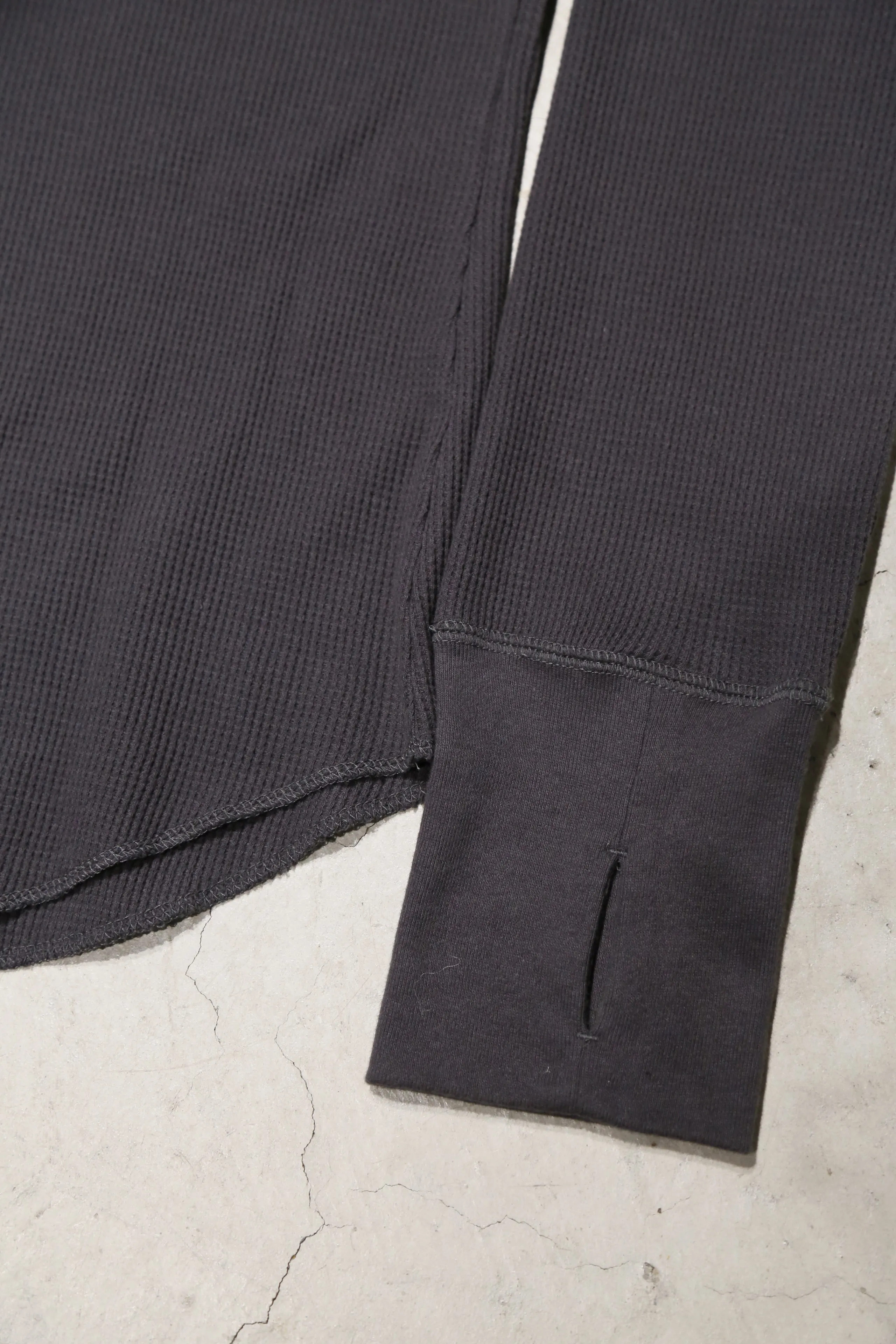 4B TIGHT WAFFLE LS (CHARCOAL)(EXCLUSIVE)