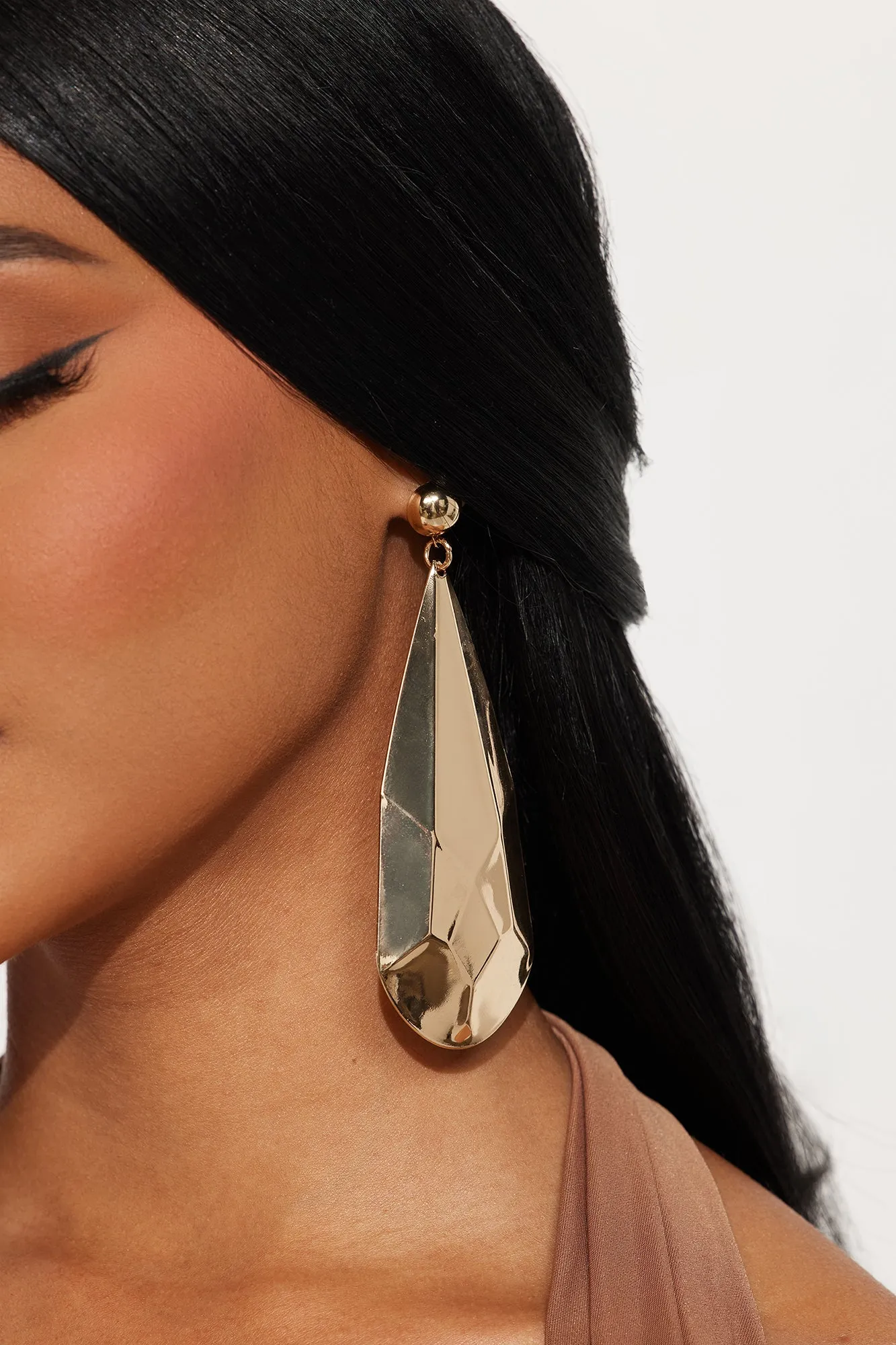 Beautiful Desire Drop Earrings - Gold