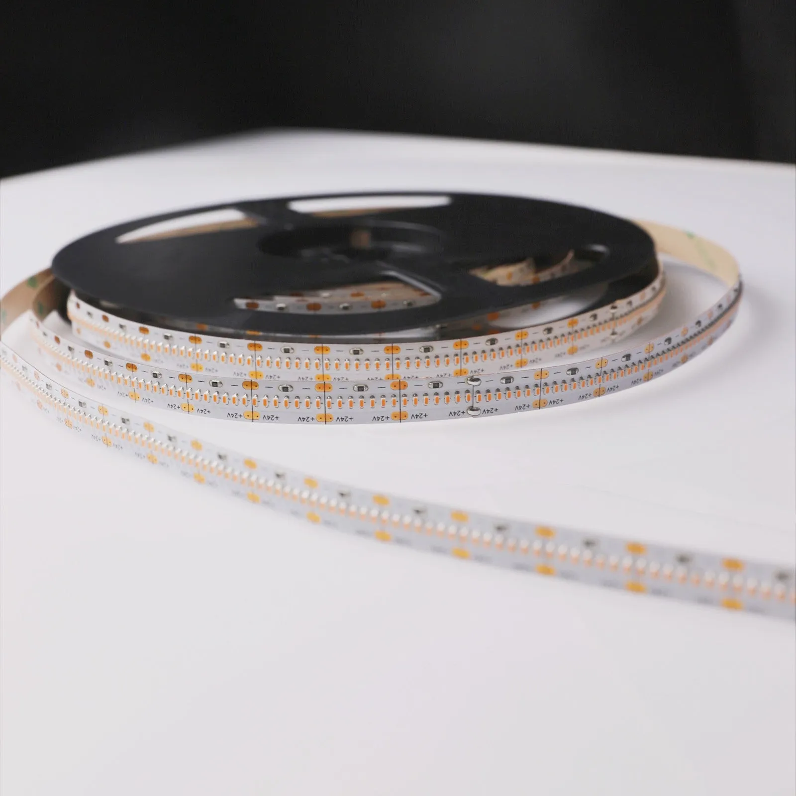 CRI-MAX CRI 95  High Brightness LED Flexible Strip 1800K 2700K 3000K - 420 LEDs/m - 5m/Reel